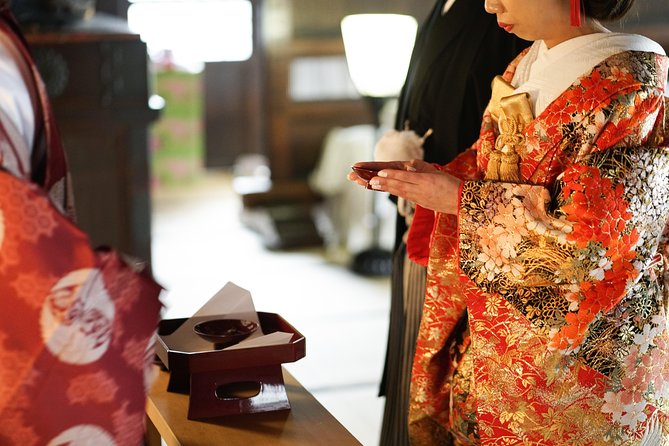 Kimono Wedding Photo Shot in Shrine Ceremony and Garden - Embracing the Japanese Aesthetic