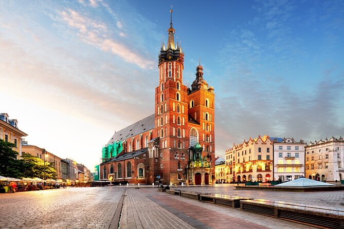 Krakow: Guided 2-hour Old Town Walking Tour - Navigating the Charming Streets of Krakow