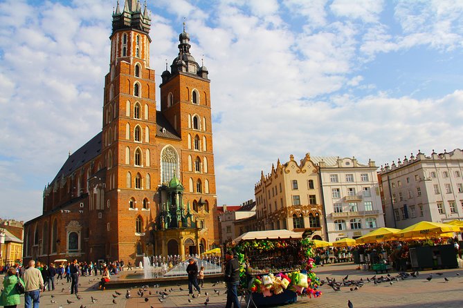 Krakow Highlights of Old & New Town Private Walking Tour - Wawel Hill and Courtyards