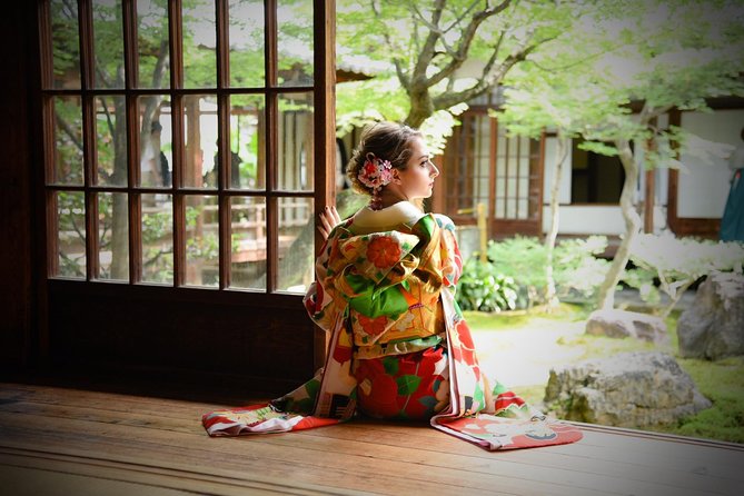 [Kyoto Street Shot] Recording Every Wonderful Moment of Travel With Shutter (Free Kimono Experience) - Dressing in Traditional Kimono