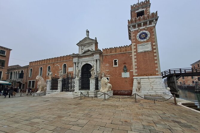 Lets Find Out Animals! Venice Walking Game Tours for Kids and Families - Engage in Playful Learning Activities