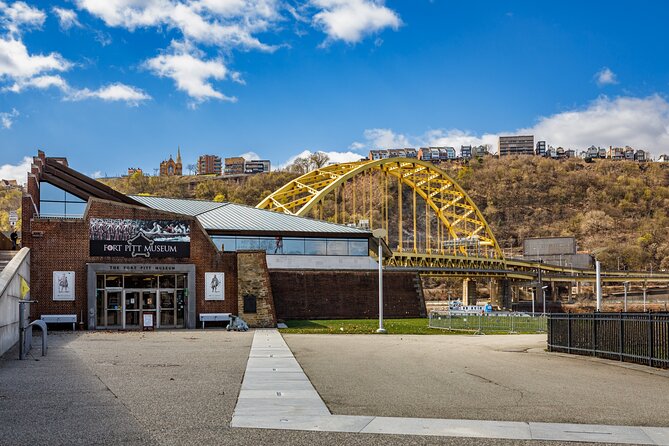Love in the City: Pittsburgh's Enchanting Romantic Walk - Accessibility and Travel Considerations
