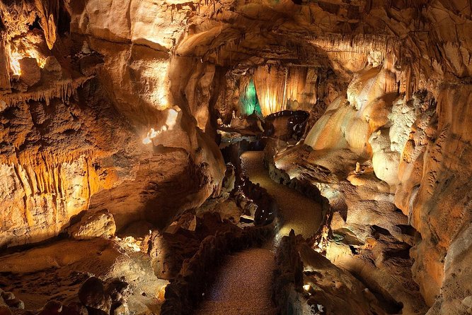 Magical Óbidos, Biggest Portugal's Cave Mira Daire and Fátima - Personalized Guiding Experience