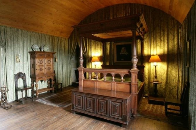 Mary Queen of Scots Luxury Private Tour With Scottish Local - Pickup and Accessibility Options