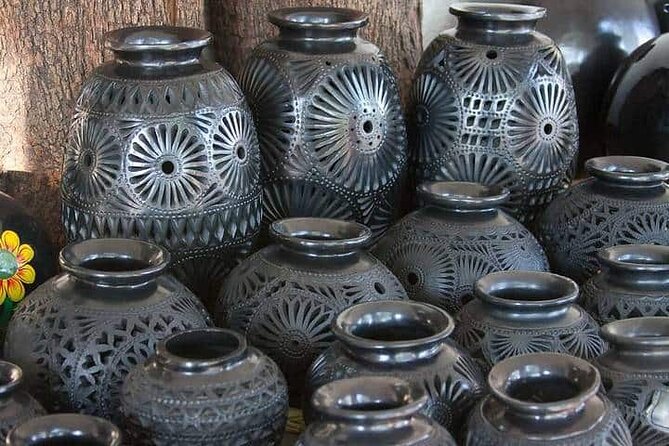 Monte Alban & Artisan House Workshop in Arrazola and Coyotepec - Black Clay Pottery in Coyotepec
