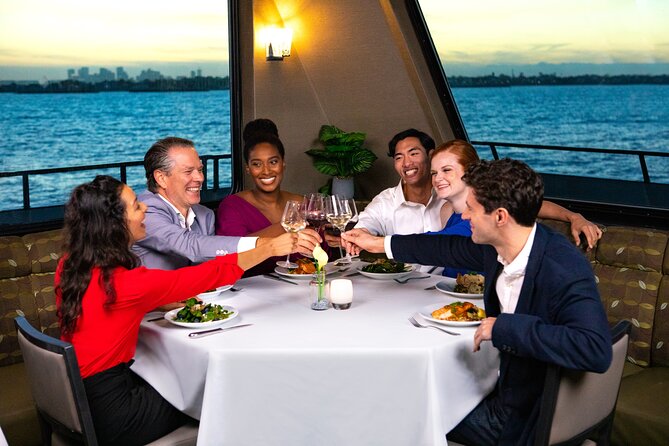 New York Buffet Dinner Cruise - Notable Landmarks