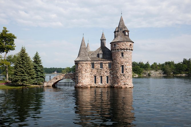 Niagara Falls, Toronto & 1000 Islands, 3 Day Tour From NYC - Day 3: Thousand Islands Boat Cruise and Outlet Shopping