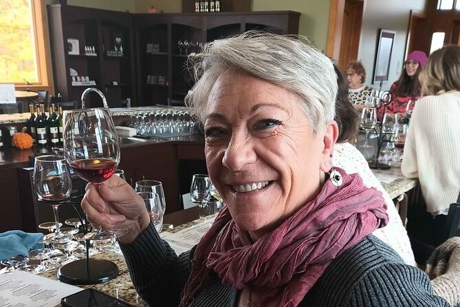 NON BUS 4 Winery Traverse City Wine Tour on Old Mission Peninsula - Meet Your Guides