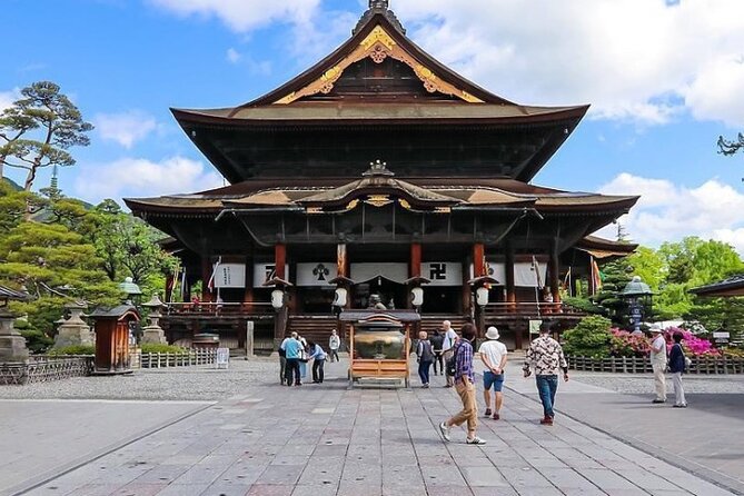 One Day Snow Monkeys Zenko Ji Temple and Sake in Nagano - Transportation and Accessibility