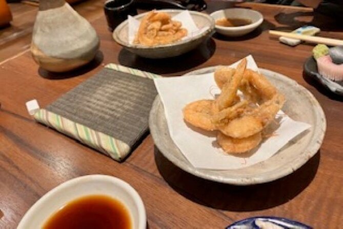 Osaka Castle & Back Alley Gourmet Private Tour - Itinerary Highlights