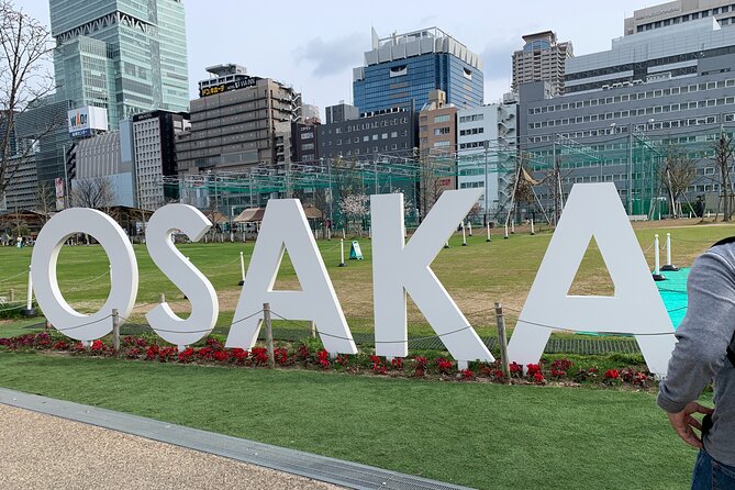 Osaka Highlights: 4HRS Guided Walking Tour With a Native Expert - Exploring Osaka Castle