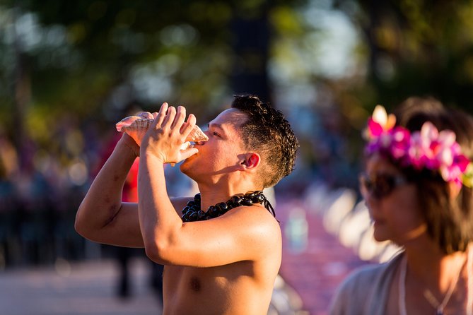 Paradise Cove Luau - Pre-Show Activities
