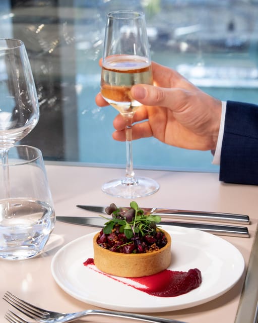 Paris: Eiffel Tower Summit & App to To Download and Meal - Meeting Point and Logistics