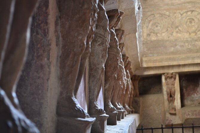 Pompeii 3HR Small Group & Villa of Mysteries Led by Archaeologist - Ask Away