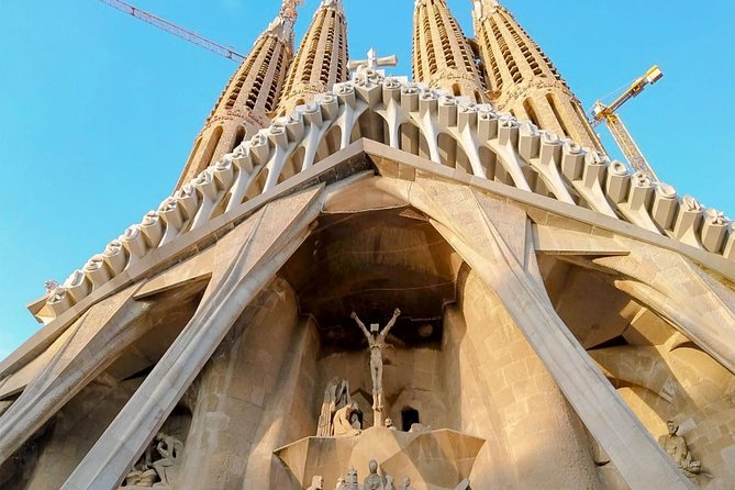 Private Barcelona'S Highlights Halfday Tour - Pick up Included - Accessibility and Participation