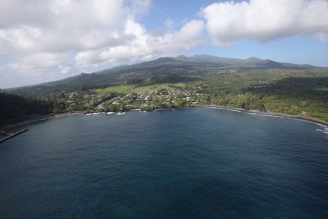 Private Helicopter Excursion of Maui Nui With Landing From Lanai - Booking Your Helicopter Tour