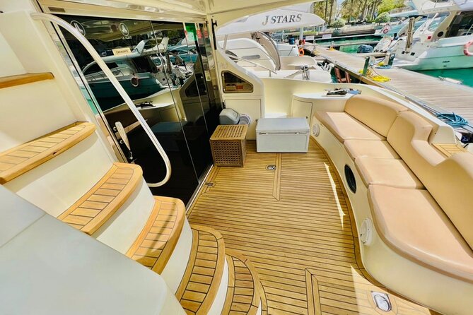 Private Luxury Yacht Tour From Dubai Marina - Meeting and Departure Points