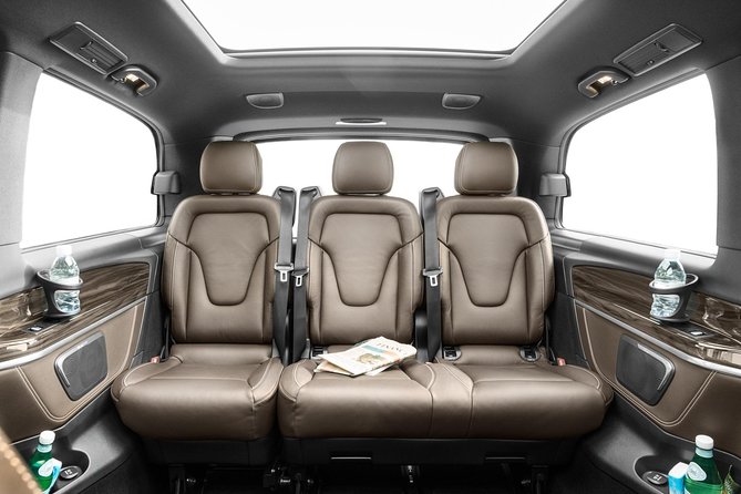 Private Sightseeing Tour in Hamburg With Premium Minivans - Customer Reviews and Experiences
