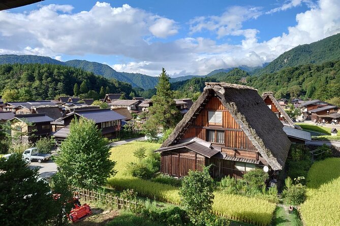 Private Tour From Kanazawa to Takayama and Shirakawa-go - Lunch: Savoring Local Cuisine