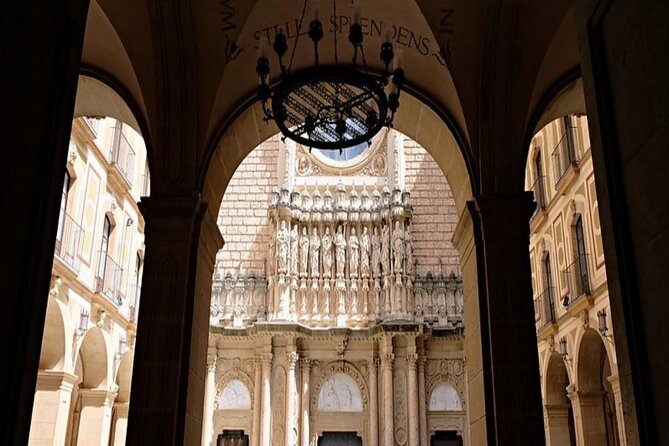 Private Tour Montserrat With Escolanía-Coro and Access to the Virgin - Exploring Montserrat Monastery