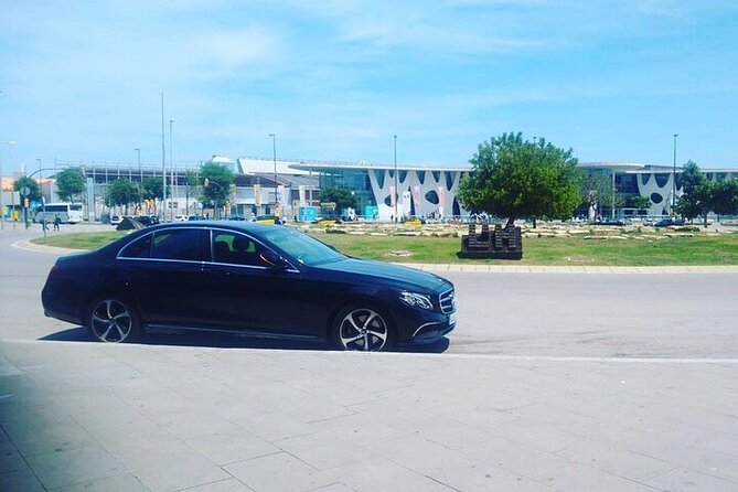 Private Transfer From Barcelona Airport to Sitges - Traveler Considerations