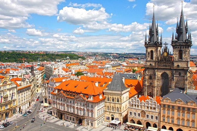 Private Transfer From Prague Hotel to Prague Airport - Vehicle Comfort and Amenities