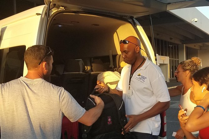 Roundtrip Transfer From Montego Bay Airport to Meliá Braco Hotel - Important Service Details