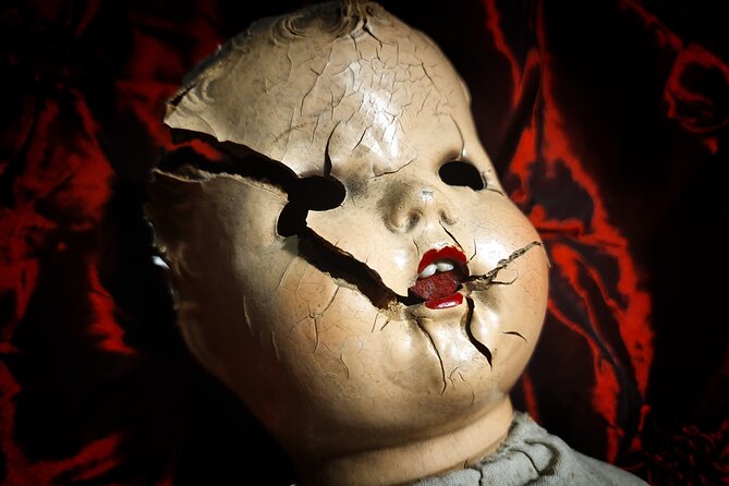 San Francisco Gregangelo Museum Review: Haunted Doll House - Embracing the Spooky Atmosphere