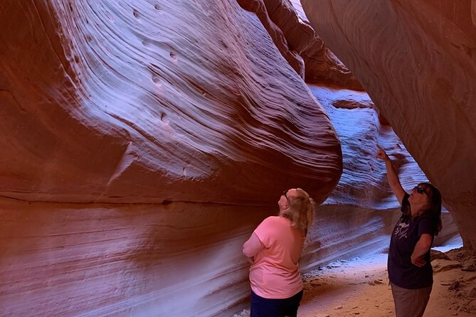 Sand Boarding and Peek-A-Boo Slot Canyon UTV Adventure - Tour Guide Expertise