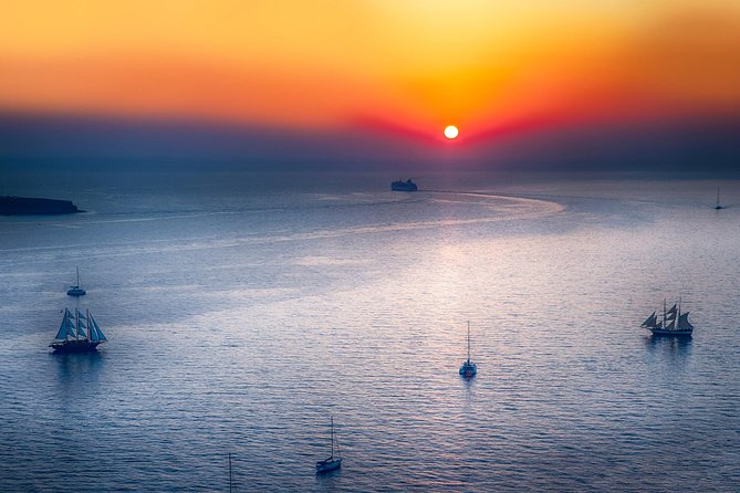 Shared Cruise From Santorini to the White Beach via Volcano - Booking and Cancellation