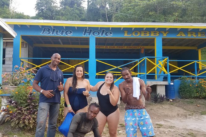 Shared Dunns River and Blue Hole Tour From Ocho Rios - Meeting and Pickup Details