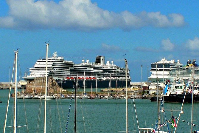 Shared Transfer Civitavecchia Cruise Port to Rome Airport or City Hotel - Traveler Accessibility