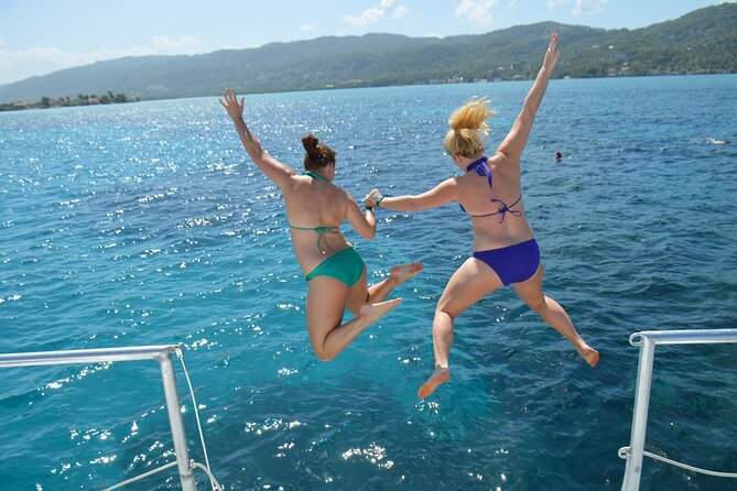 5 Hours Montego Bay Sunset Catamaran - Key Points