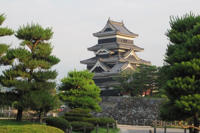 2-Day Snow Monkey Tour: Nagano to Takayama via Matsumoto - Day 2: Discovering Matsumoto and Takayama