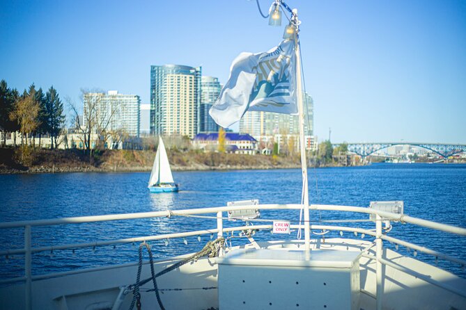 2-hour Champagne Brunch Cruise on Willamette River - Historical Narration