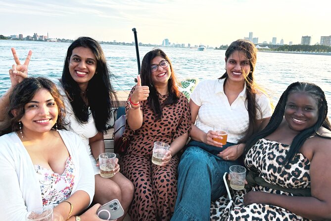 75 Minutes Detroit River Cruise Review - Accessibility and Physical Fitness