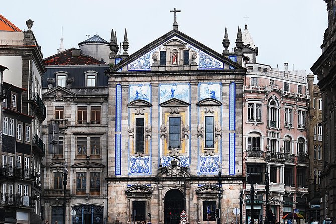 8-Day Guided Tour From Santiago to Lisbon - Itinerary and Landmarks