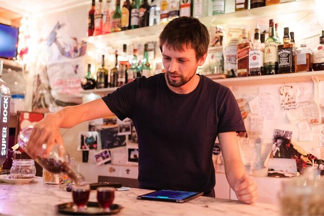 An Authentic Evening In Lisbon: Listening To Fado With Local Host - Ask Away