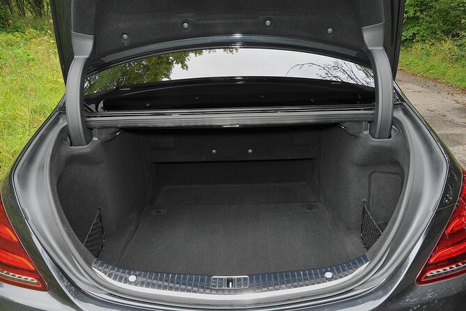 Arrival by Luxury Car From London City Airport to Central London - Booking Process