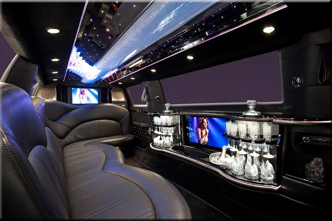 Arrival Private Transfer Las Vegas by Luxury SUV or LIMO With 1 Hour Disposal - Luxurious Start to Your Trip