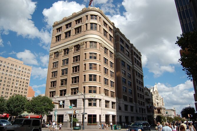 Austin Scavenger Hunt Walking Tour and Game - What to Expect During the Tour