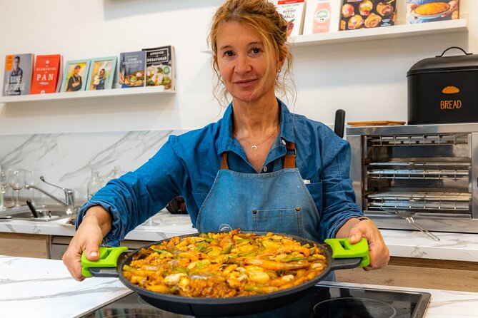 Authentic Paella and Sangria Workshop in Alcudia