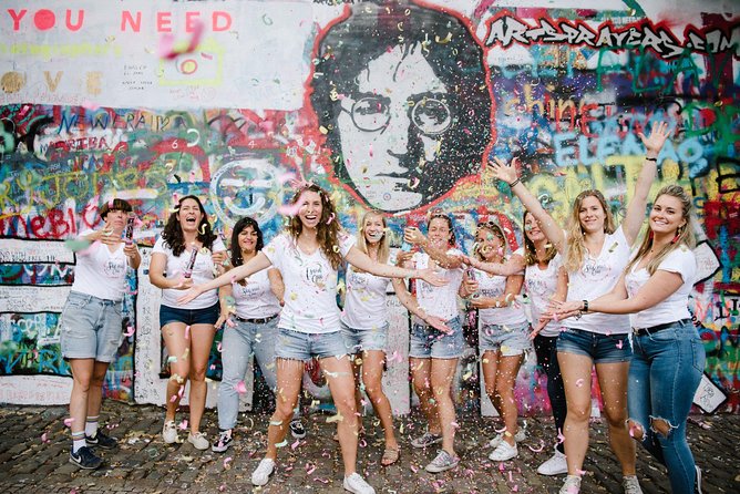Bachelorette Photo Tour in Prague - Exploring Pragues Iconic Locations