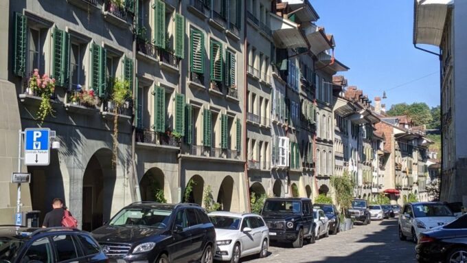 Bern: Highlights and Old Town Self-guided Walk - Historic Zytglogge Tower