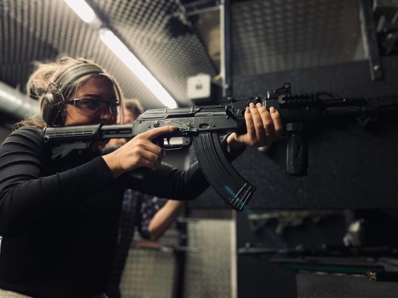 Budapest: Shooting Experience for Couples, The Perfect Date - What to Expect