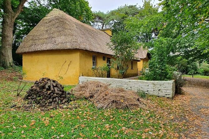 Bunratty Castle & Folk Park Private Tour From Galway - Exploring Bunratty Castle