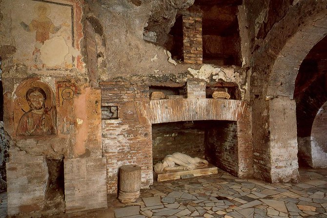 Castelgandolfo Pontifical Villas - Summer Residence of the Pope and Catacombs Shore Excursion From Civitavecchia Port - Papal Blessing