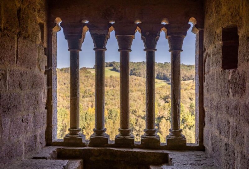 Château De Commarque: the Mystery of the Forgotten Fortress - Visitor Accessibility and Accommodations