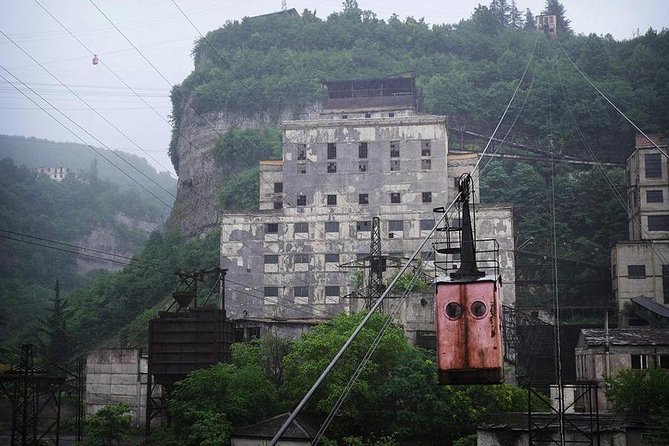 Crazy Soviet Tour With Concrete Buildings and Mosaics in Georgia - Experiencing the Tours Inclusions and Accessibility