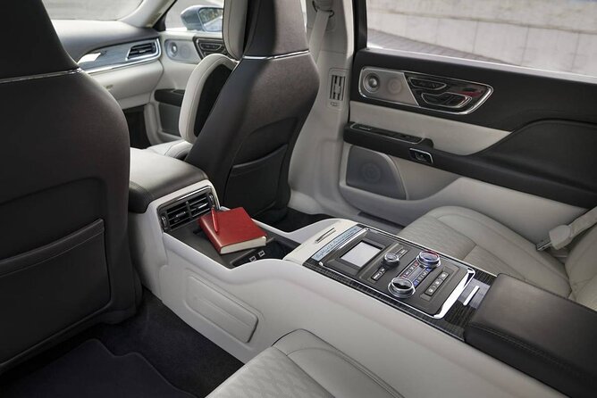 Curbside Sedan Transportation From OHARE or Midway Airport to Downtown Chicago - Reviews and Ratings